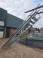 Stalen trap gegalv. Instelbaar Hoog 3,05mtr. Nob142, Doe-het-zelf en Verbouw, Ladders en Trappen, Ophalen, Zo goed als nieuw, Minder dan 2 meter