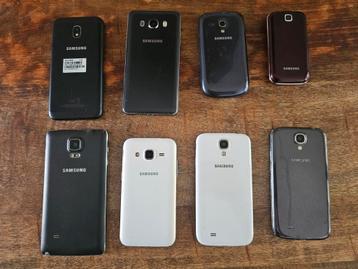 8 Samsung Telefoons met 5 laders zie foto's beschikbaar voor biedingen