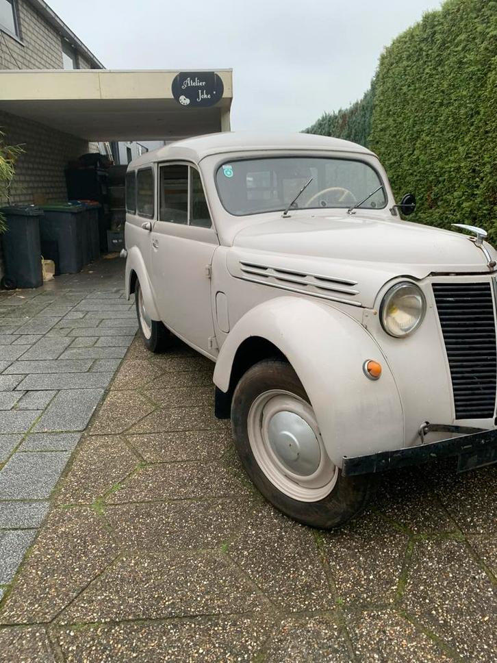 Renault juvaquatre 1955, Auto's, Oldtimers, Particulier, Renault, Benzine, Stationwagon, Handgeschakeld, Grijs, Kunstmatig leder