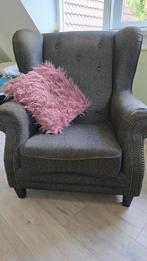 Grijze fauteuil met roze kussen - gratis!, Ophalen, Gebruikt, 75 tot 100 cm, 50 tot 75 cm