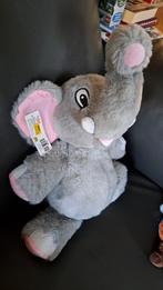 Nieuwe knuffel olifant met prijskaart, Ophalen of Verzenden, Nieuw, Olifant