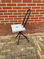 Opklapbaar krukje, Huis en Inrichting, Krukjes, Ophalen of Verzenden, Gebruikt, IJzer