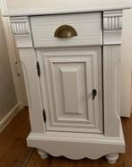 Twee nachtkastjes, Huis en Inrichting, Slaapkamer | Nachtkastjes, Ophalen, Zo goed als nieuw, Minder dan 45 cm, 55 tot 70 cm