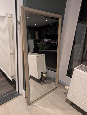 Facet geslepen spiegel met houten frame - 130 x 69 cm beschikbaar voor biedingen