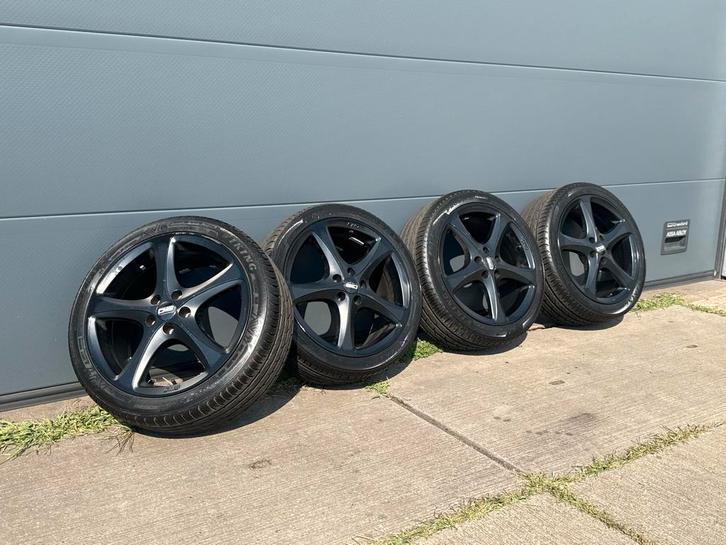 CMS C20 18 inch Viking zomerbanden (235/40 R18) 5x120 steek!, Auto-onderdelen, Banden en Velgen, Banden en Velgen, Zomerbanden