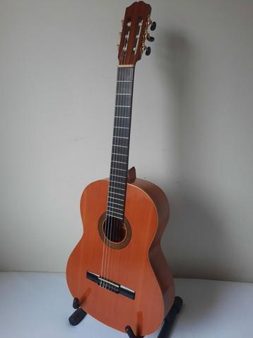 Alhambra klassieke gitaar uit Spanje 1977 Nwe snaren Hoes beschikbaar voor biedingen