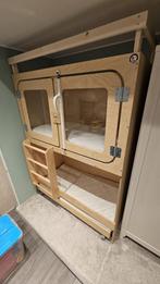 Stapelbed kinderopvang met deurtjes en tent, Kinderen en Baby's, Kinderkamer | Stapelbedden en Hoogslapers, Ophalen, Gebruikt