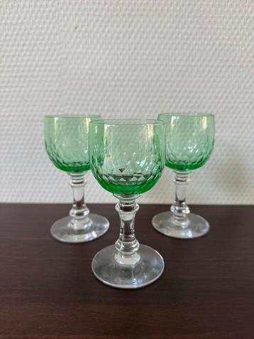 3 Prachtige Kristallen Uranium Borrelglaasjes, Geslepen Glas beschikbaar voor biedingen