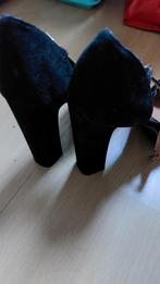 Te koop gala zwart hoge pumps mt 39, Kleding | Dames, Schoenen, Ophalen of Verzenden, Zo goed als nieuw, Zwart