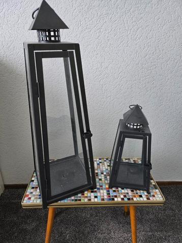 Set van 2 zwarte metalen lantaarns beschikbaar voor biedingen