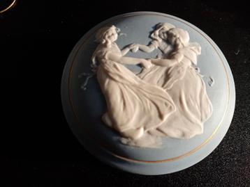 Jugendstil Biscuit Doosje beschikbaar voor biedingen