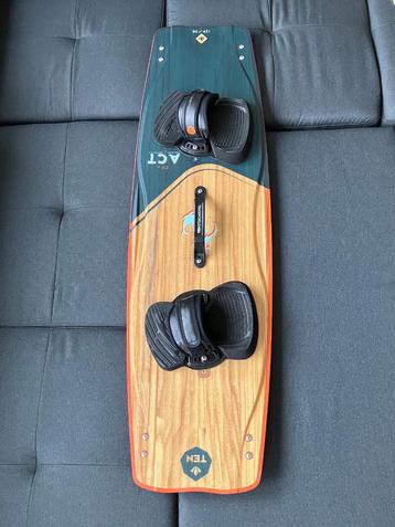 TEN Kiteboard The Act V2 (129x38) beschikbaar voor biedingen