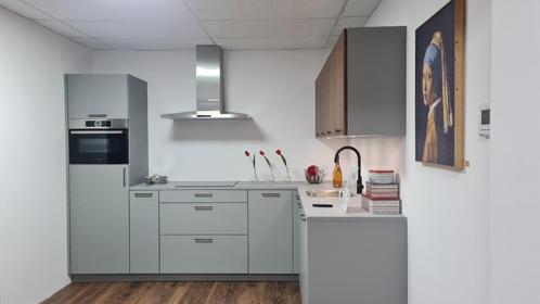 Showroomkeuken  opruiming keuken Hacker  Systemat 2135, Huis en Inrichting, Keuken | Complete keukens, Nieuw, Hoekkeuken, Grijs