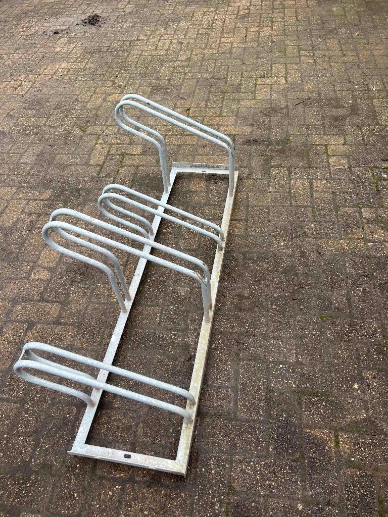 Fietsenrekken voor 4 fietsen, Ophalen, Zo goed als nieuw