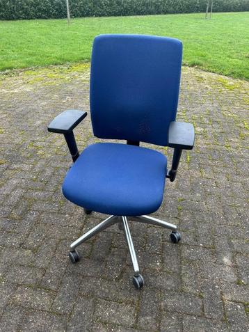 Grote partij bureaustoelen A-merk tot B-keus, ieder wat wils beschikbaar voor biedingen