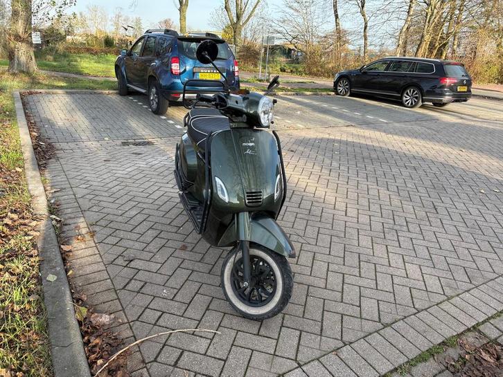Momo Marino Scooter - Groen, Fietsen en Brommers, Scooters | Yamaha, Gebruikt, Overige modellen, Maximaal 45 km/u, Benzine, Ophalen