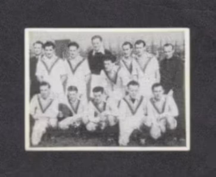 Voetbalplaatje DHC Delft 1951-1952., Verzamelen, Overige Verzamelen, Zo goed als nieuw, Ophalen of Verzenden