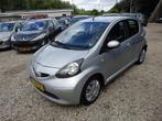 Toyota Aygo 1.0-12V Access 5deurs airco electr ramen stuurbe, Voorwielaandrijving, Stof, Gebruikt, 4 stoelen