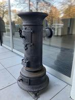 Antieke WERKZAME hoge kachel met fraaie details., Huis en Inrichting, Kachels, Ophalen, Gebruikt, Houtkachel, Vrijstaand