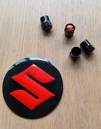 Set van 4 nieuwe Suzuki wieldopstickers en ventieldoppen., Auto diversen, Wieldoppen, Ophalen of Verzenden, Nieuw