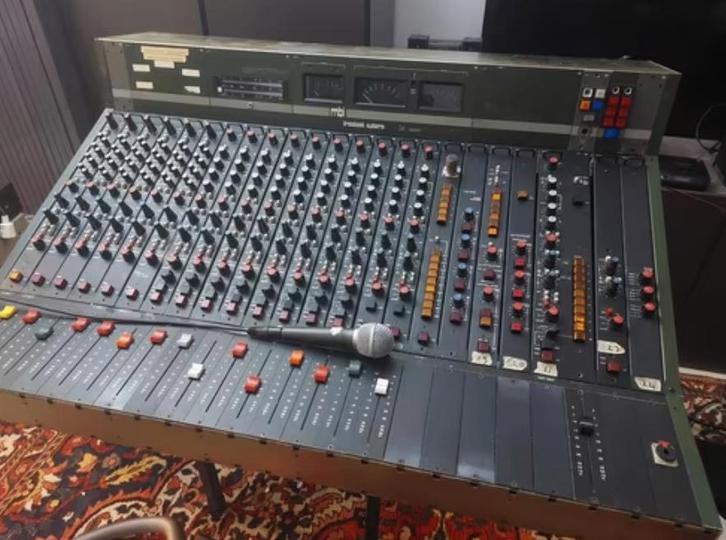 MBI serie 24 oude veronica tafel, Muziek en Instrumenten, Mengpanelen, Gebruikt, 10 tot 20 kanalen, Ophalen of Verzenden