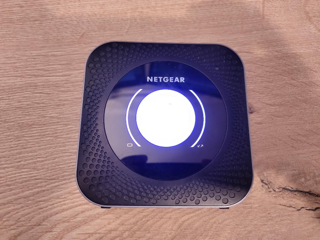 Netgear Nighthawk M1 4G router/modem LTE Mobile Router, Computers en Software, Routers en Modems, Ophalen of Verzenden, Gebruikt