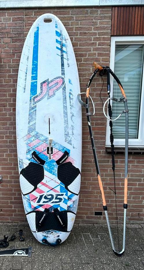 Surfplank + vin, Watersport en Boten, Windsurfen, Gebruikt, Plank, 250 tot 300 cm, Ophalen