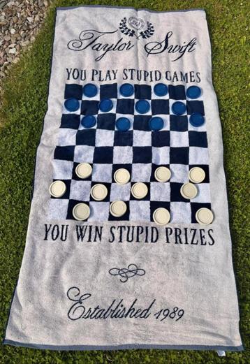 Nieuwe & sealed Taylor Swift Checker Game Towel beschikbaar voor biedingen