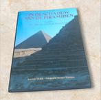 Vintage Boek Egypte - In de Schaduw van de Piramiden, Ophalen of Verzenden, 14e eeuw of eerder, Afrika