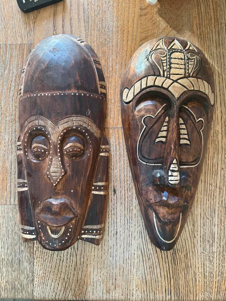 Twee Afrikaanse houten maskers, Antiek en Kunst, Kunst | Niet-Westerse kunst, Ophalen of Verzenden