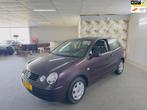 Volkswagen Polo 1.4-16V Comfortline Apk Nieuw,Airco,Cruise C, Voorwielaandrijving, Stof, Gebruikt, Zwart