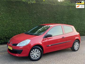 Renault Clio 1.2-16V RIJDT GOED/APK 11-2025/INRUILKOOPJE! beschikbaar voor biedingen