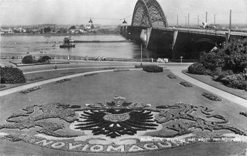 (300-093-013) Nijmegen Waalbrug met wapen van Nijmegen beschikbaar voor biedingen