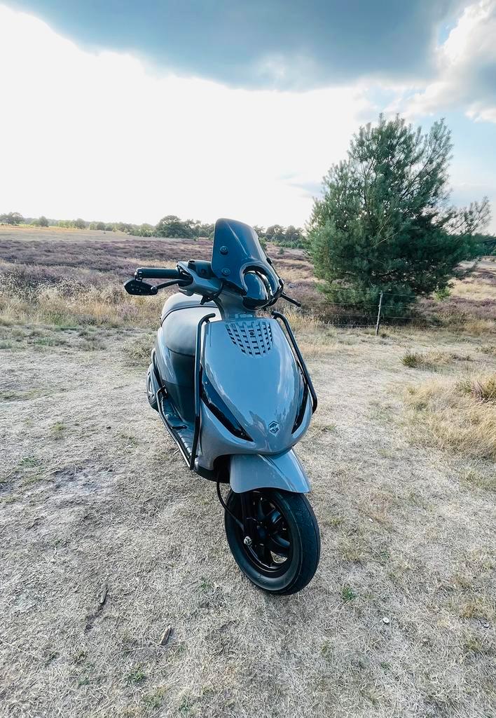 Piaggio zip 50cc 4t iget 2020, Fietsen en Brommers, Scooters | Piaggio, Zo goed als nieuw, Zip, Maximaal 45 km/u, Benzine, Ophalen