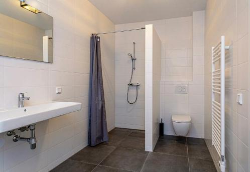 Complete badkamer(s), Huis en Inrichting, Badkamer | Complete badkamers, Zo goed als nieuw, Met bad, Met douche, Ophalen