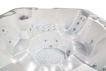  Wellis Jupiter P&P Jacuzzi  made in EU beschikbaar voor biedingen