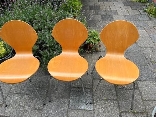 Gratis 4 eetkamerstoelen hout vintage retro, Huis en Inrichting, Stoelen, Gebruikt, Vier, Hout, Metaal, Bruin, Ophalen