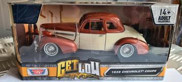 Aanbieding Motormax Chevrolet Coupe 1939 brons/creme 1:24new beschikbaar voor biedingen