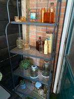 Rek met decoratie, Ophalen