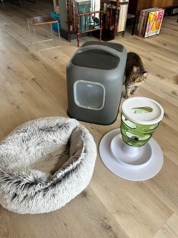 Kattenbak - Mandje - Speelgoed ZGAN T.W.V. €80,- beschikbaar voor biedingen