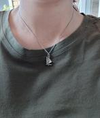 Zilverkleurige Ketting met Zeiler Hanger, Met hanger, Ophalen of Verzenden, Zo goed als nieuw, Zilver