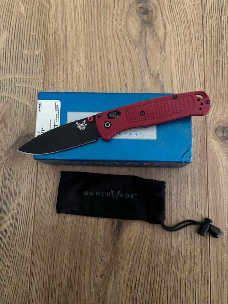 Benchmade Bugout 535BK-2001 Crimson Red, Verzamelen, Overige Verzamelen, Zo goed als nieuw, Ophalen of Verzenden