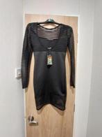 Zwarte jurk van Pretty Body, Maat S/M, nieuwe, Kleding | Dames, Ophalen of Verzenden, Nieuw, Zwart, Knielengte