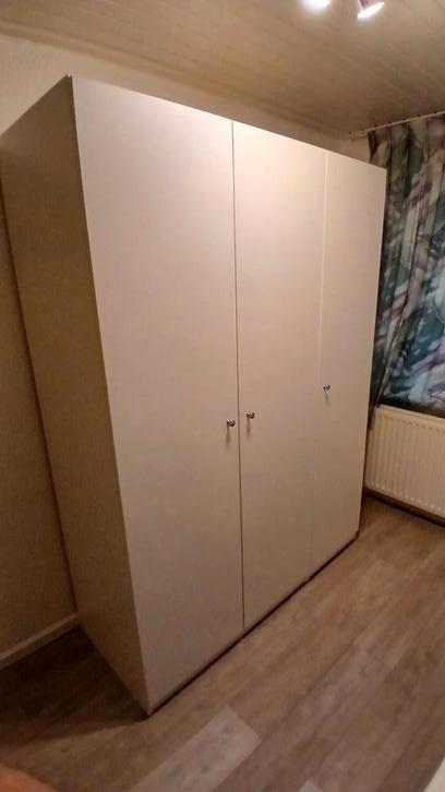 Ikea Pax kledingkast 3 deurs, Huis en Inrichting, Kasten | Kledingkasten, Zo goed als nieuw, 200 cm of meer, 50 tot 75 cm, Ophalen of Verzenden