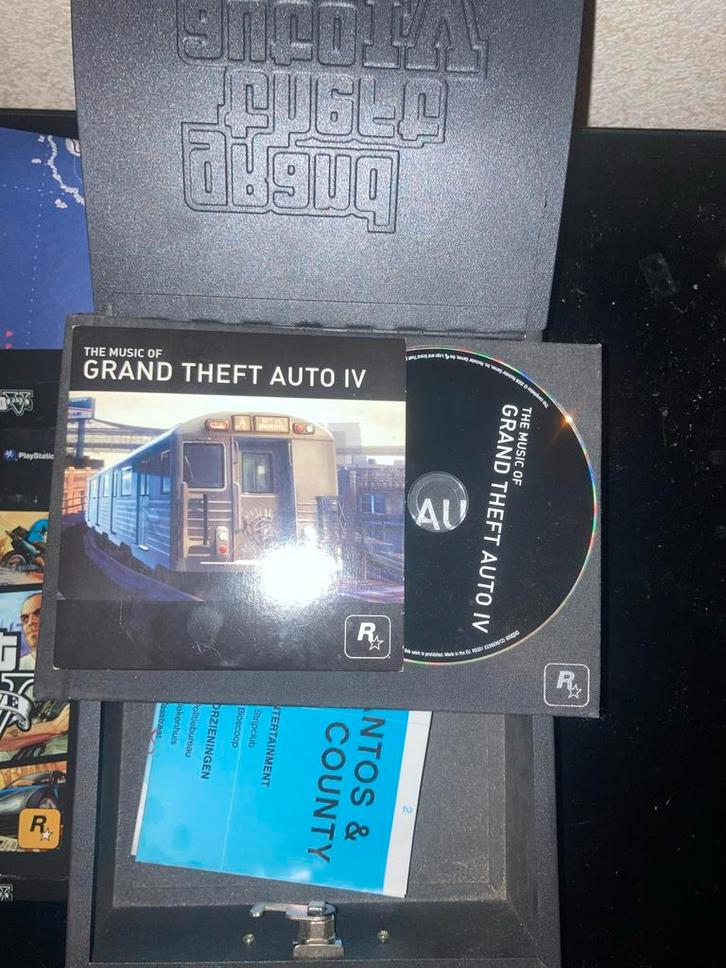 GTA 4 Collectors Edition + GTA 5 Blueprints (2x), Cd's en Dvd's, Cd's | Filmmuziek en Soundtracks, Gebruikt, Boxset, Ophalen of Verzenden
