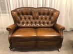 Vintage bruine leren bank – compact, stijlvol en karaktervol, Ophalen, Gebruikt, Minder dan 75 cm, Tweepersoons