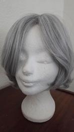 Haarwerk  charmante  bob .grijs, Ophalen of Verzenden, Nieuw, Pruik of Haarverlenging
