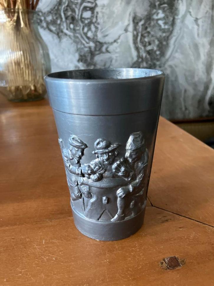 Antieke Tinnen Beker met Figuren, Antiek en Kunst, Antiek | Tin, Ophalen of Verzenden
