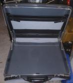 Oude documentenkoffer, antiek?, Sieraden, Tassen en Uiterlijk, Koffers, Gebruikt, Hard kunststof, Slot, Minder dan 50 cm