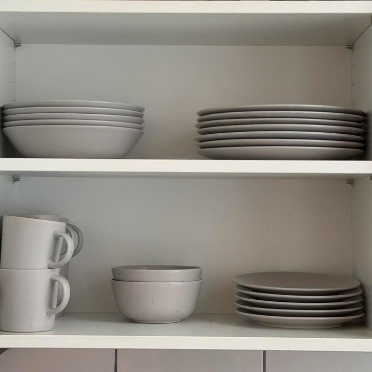 Beige / licht grijs servies (6 van alles), Huis en Inrichting, Keuken | Servies, Gebruikt, Compleet servies, Effen, Aardewerk